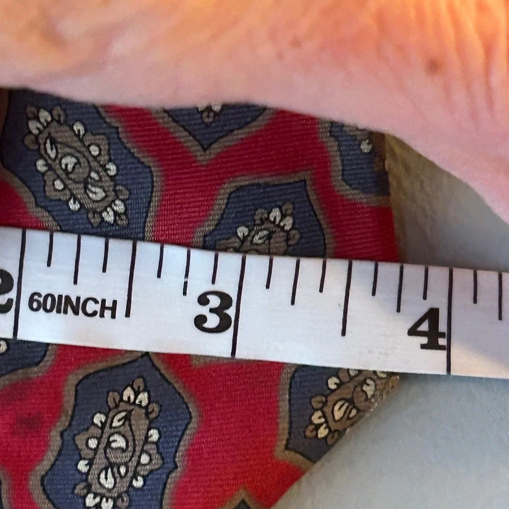 Vintage Bill Blass Mens Red Geometric Medallion Silk Necktie Made in USA 58 Inch